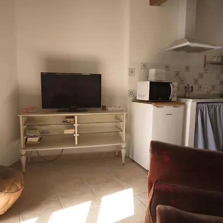Cerca De La Alhambra, La Casa Del Cuento, Primero